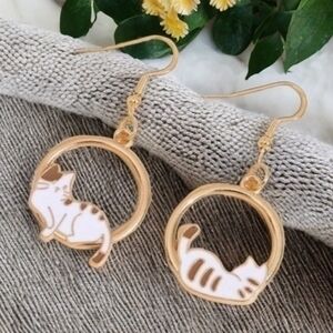 MODCLOTH LAZY KITTY EARRINGS 1